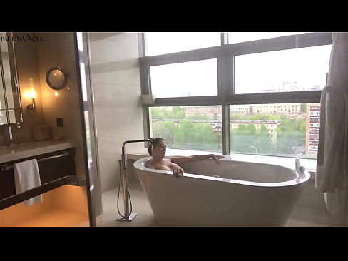 ❤️ Enorme babe die hartstochtelijk haar poesje aftrekt in de badkamer ️❌ Sex at nl.sexogolic-info.ru
